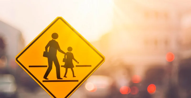 Regresso às aulas: 79% das famílias cortam noutras despesas