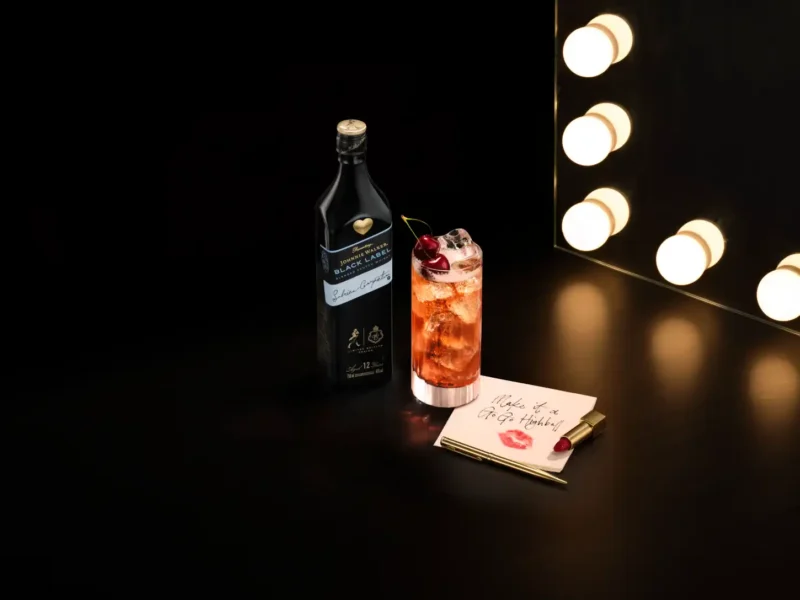 Johnnie Walker lança garrafa de Sabrina Carpenter