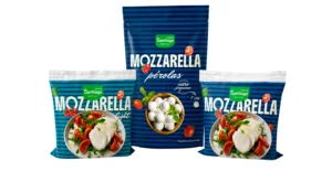 Três embalagens de queijo mozzarella Santiago: light, pérolas e tradicional