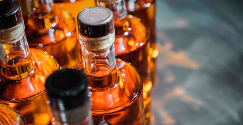 Exportações de bebidas espirituosas da UE recuam 6% em 2025