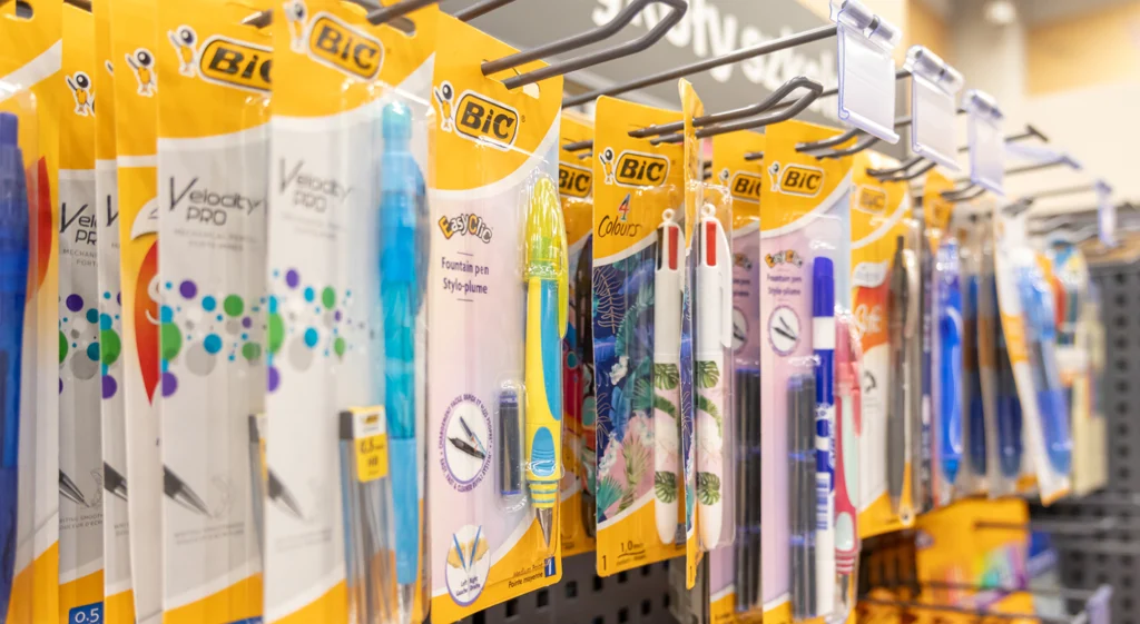 BIC corta referências pouco rentáveis e trava aquisições para reforçar rentabilidade
