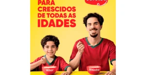 Anúncio «Para crescidos de todas as idades», com Vitor e Vitinha a comer de taças vermelhas