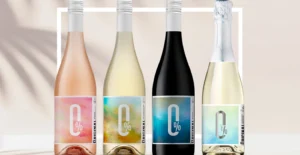 Quatro garrafas de vinho com 0% de álcool: rosé, branco e tinto
