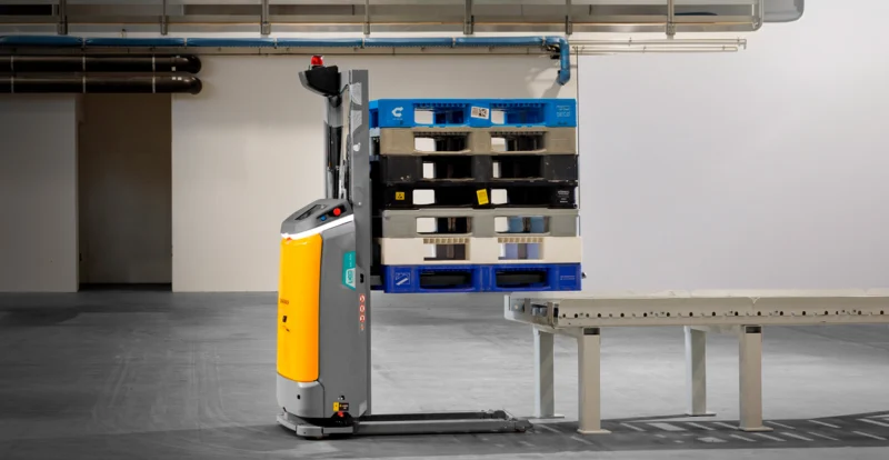 Jungheinrich inicia comercialização de robô autónomo para transporte de paletes