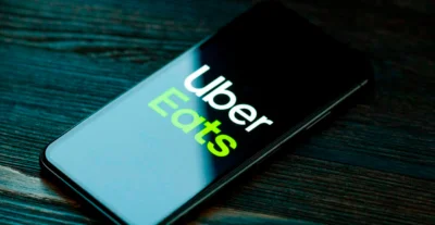 Uber Eats registou aumento de 229% na procura de doces no Halloween de 2025