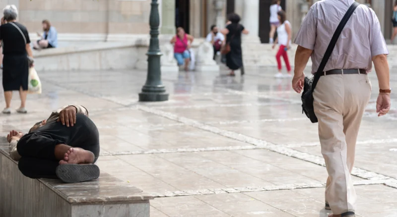 92,7 milhões de pessoas estavam em risco de pobreza ou exclusão social na União Europeia em 2025